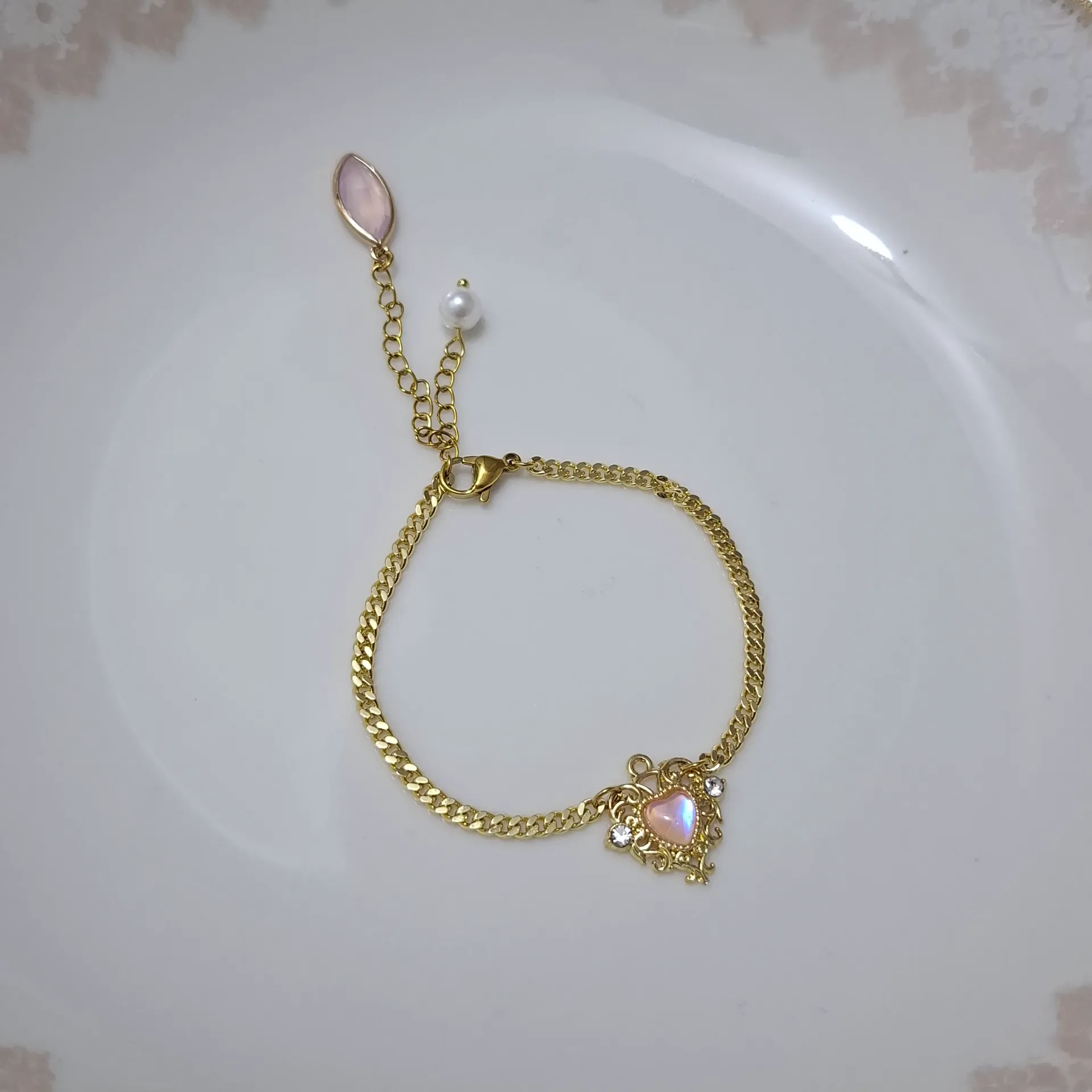The pink Grace bracelet