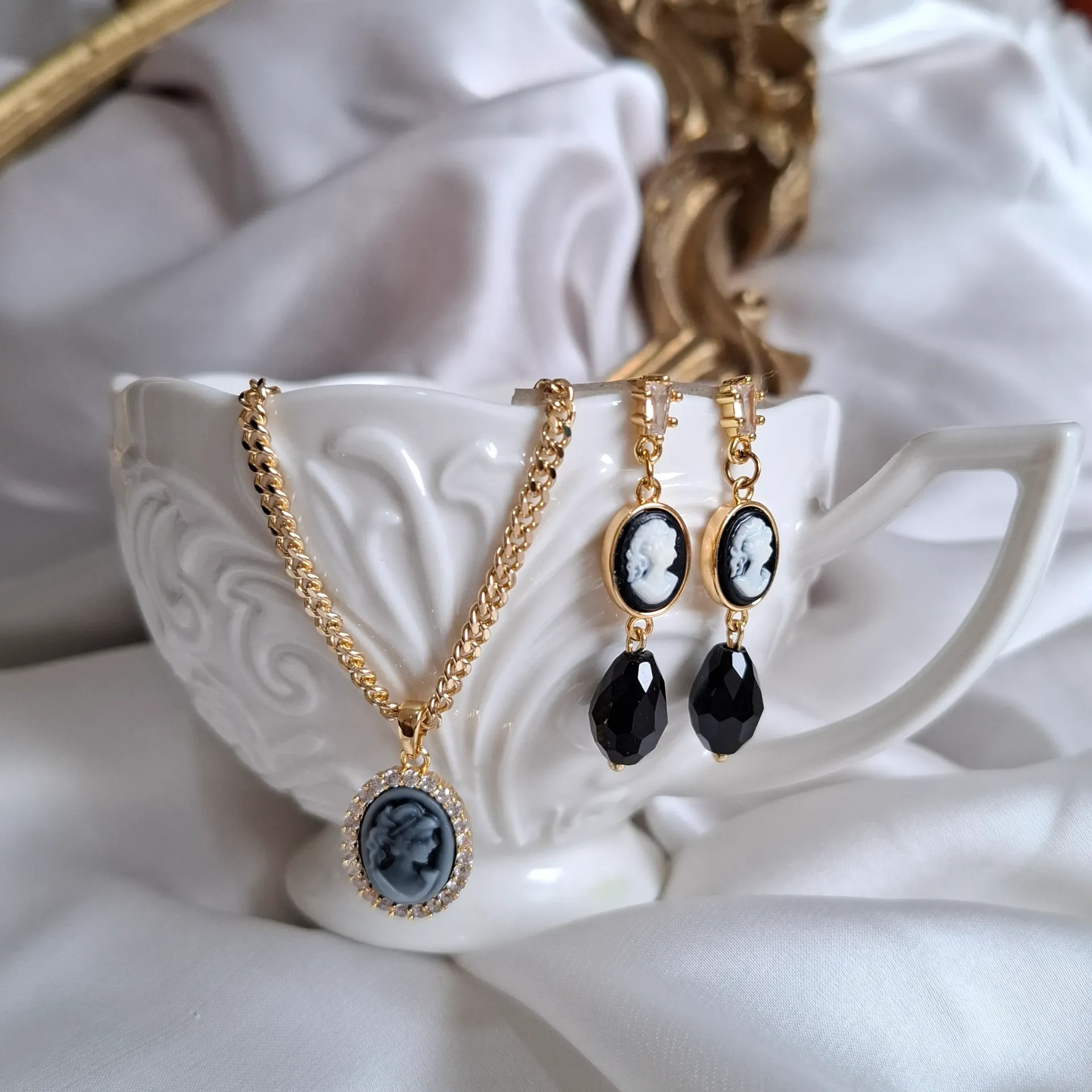 The Duchess set