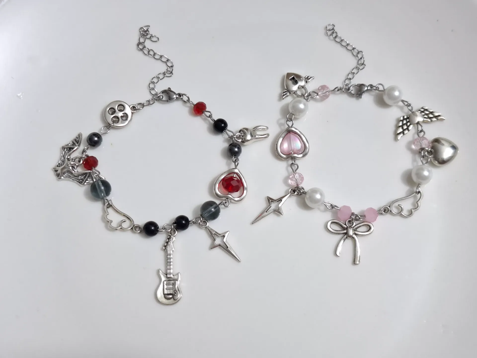 Marceline & bubblegum bracelets (Marceline)