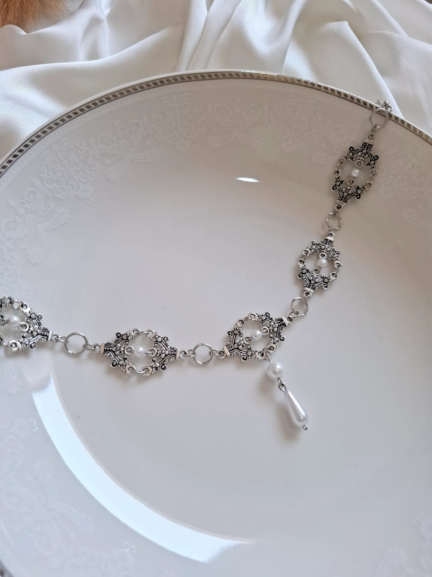 Victorian Pearl choker