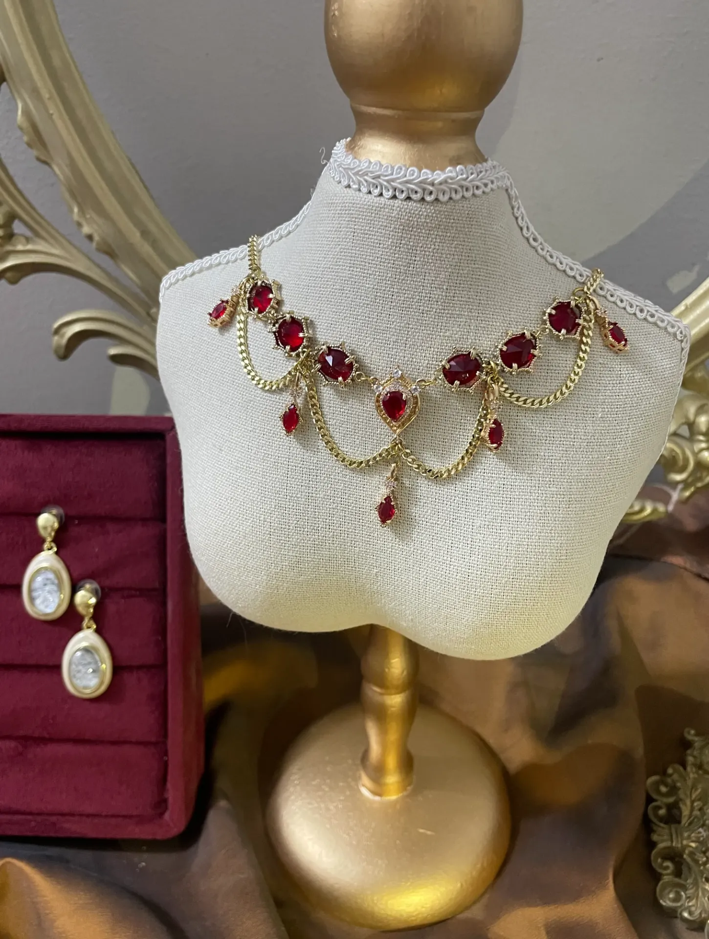 Red crystals necklace