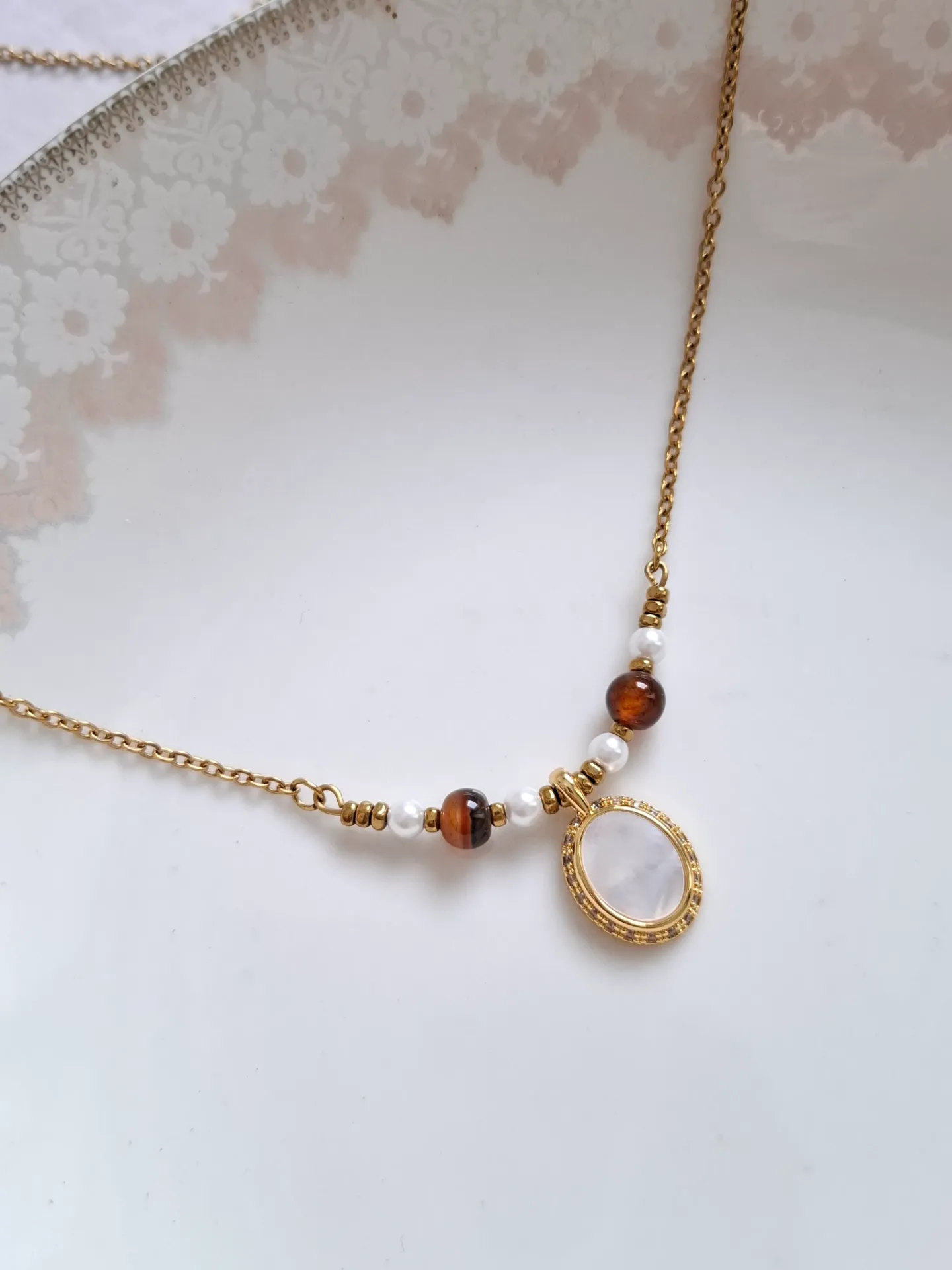 Earth &Pearl necklace