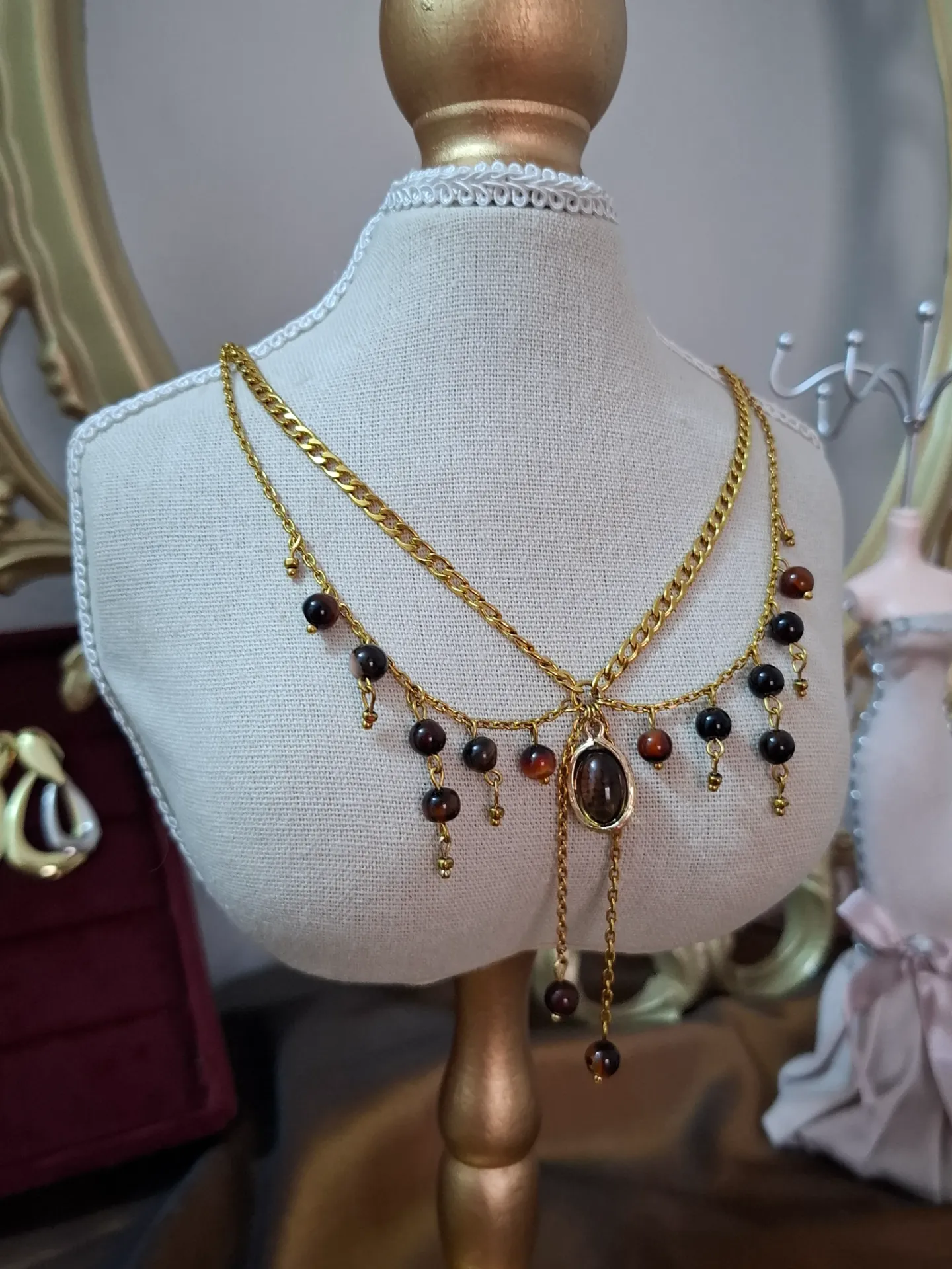 Brown stones necklace