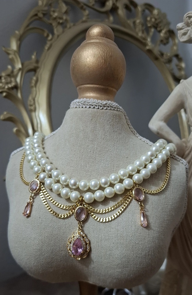Royal necklace