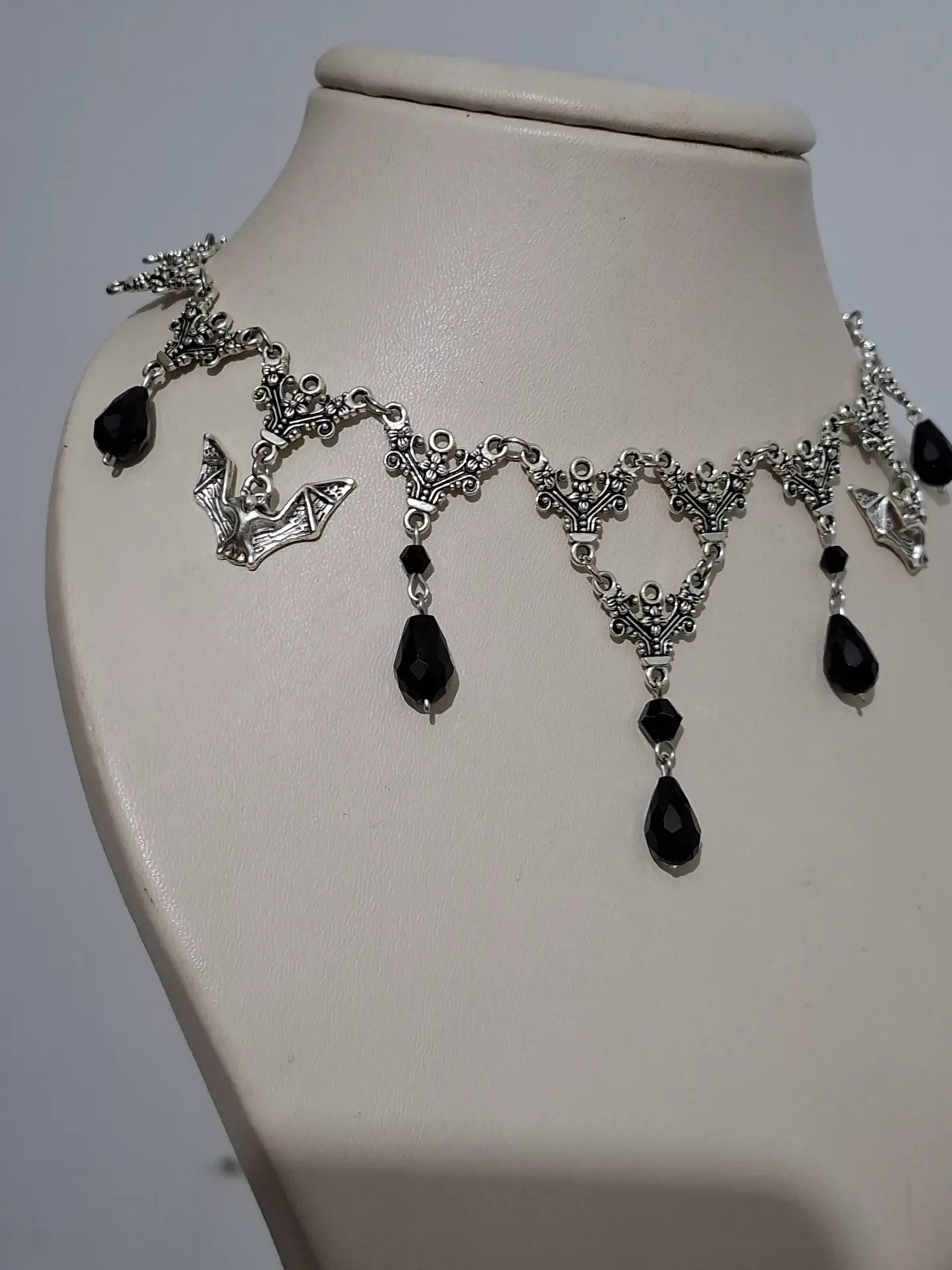 Victorian black choker (dagger)